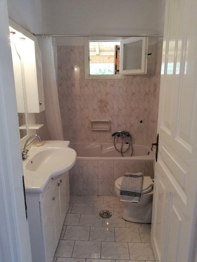 Lemonia Apartment Афіон Екстер'єр фото